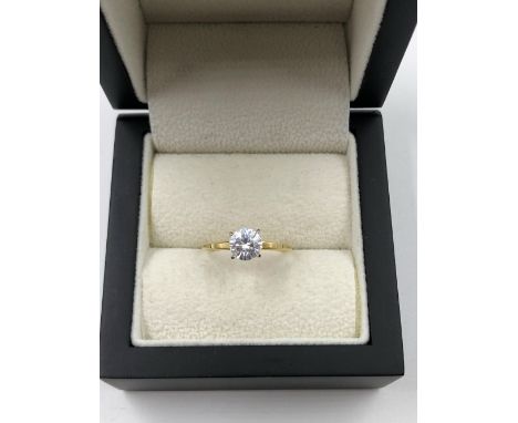 A SINGLE CUBIC ZIRCONIA SOLITAIRE RING, THE INSIDE SHANK STAMPED 14K, ASSESSED 14ct GOLD. FINGER SIZE N. WEIGHT 1.4grms. 