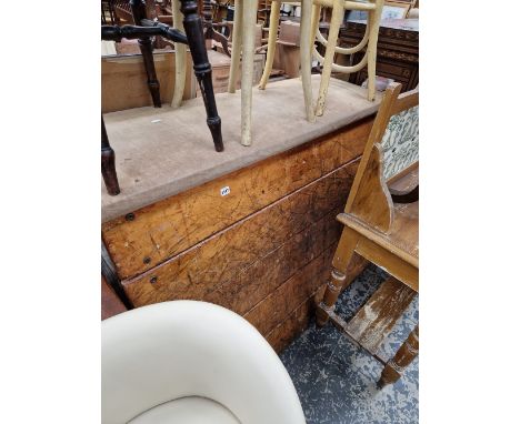 A VINTAGE VAULTING HORSE 