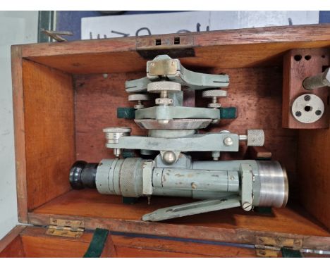 A VINTAGE THEODOLITE IN CASE. 