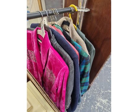 A QUANTITY OF LADIES VINTAGE JACKETS TO INCLUDE JAEGER ETC