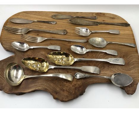 FOUR GEORGIAN AND LATER SILVER HALLMARKED SPOONS, A FORK, AND VARIOUS PLATED FLATWARE. GROSS WEIGHT 181grms. 