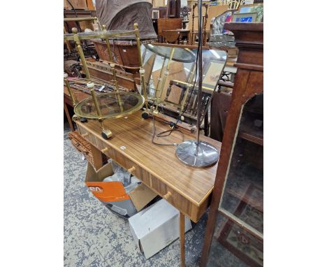 A RETRO DRESSING TABLE, BRASS DRINKS TROLLEY AND A STANDARD LAMP