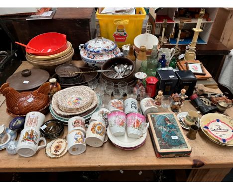 ROYAL COMMEMORATIVE MUGS, DINNER WARES, KITCHEN MIXING BOWLS, HUMMEL FIGURES, THREE TABLE LAMPS, ETC.