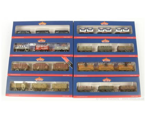 Bachmann OO Gauge group of 3-pack Wagons consisting of Ref 33-090 3 China Clay Wagons with flat hoods GWR grey, Ref 38-160V I