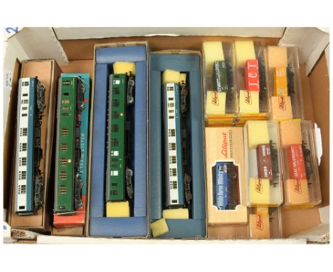OO Gauge Trix / Liliput English Outline Passenger and Goods Rolling Stock comprising 4 x Mk.1 SR green (3 x Brake Composite a