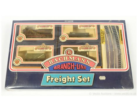Bachmann OO Gauge Ref 30-201 London Transport Freight Set with a 0-6-0 Tank Loco London Transport livery Class 57XX Pannier T