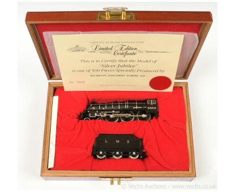 Bachmann OO Gauge Ref 31-150 Limited Edition 4-6-0 Loco and Tender LMS Jubilee Class "Silver Jubilee" No.5552 with certificat