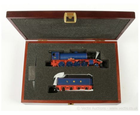 Bachmann OO Gauge Ref 32-250 Limited Edition 2-8-0 Loco and Tender Longmoor Military Railway lined blue livery Austerity Clas
