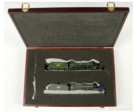 Bachmann OO Gauge Ref 32-150 Limited Edition Kader 50th Anniversary Presentation Set with 2 x 2-6-0 N Class Locomotives and T