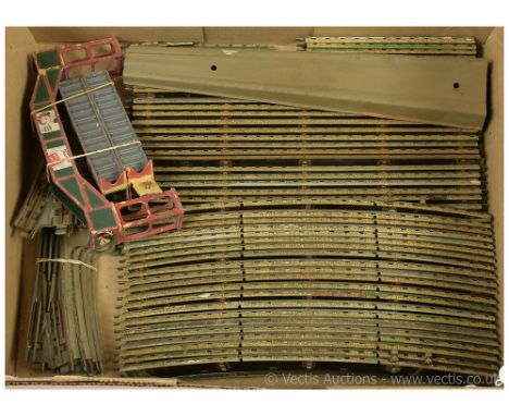 Hornby Dublo 3-rail Track and Pointwork to include 6 x hand operated points (5 x L/H and 1 x R/H), quantity of 1st radius cur