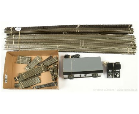 N Gauge Track and Pointwork mostly Peco comprising 9 x R/H Set track point, 7 x L/H Set track point, 9 x R/H medium radius po