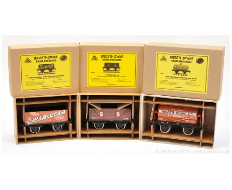Bassett-Lowke O Gauge Modern Issue trio of Goods Wagons consisting of BL99062 Bassett-Lowke brown Tanker, BL99074 SR Open Wag
