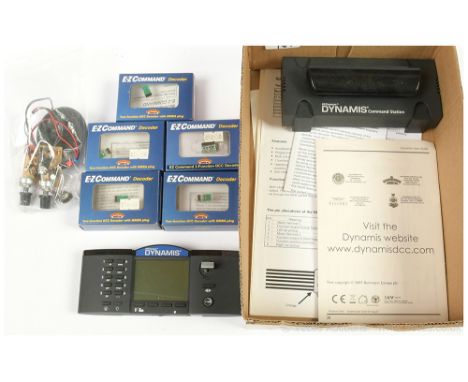 Bachmann OO Gauge Dynamis EZ Command Control System comprising hand set and command station (both unboxed) but does include a