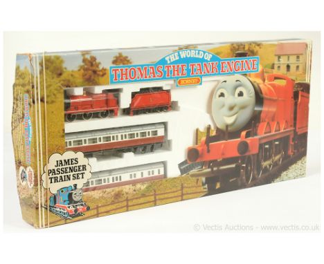 Hornby Railways R094 James the Red Engine train set containing 2-6-0 James the Red Engine No.5, 2 x red and white James Coach