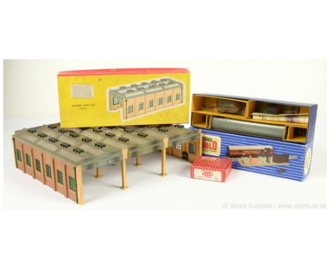 Hornby Dublo Accessories comprising 3-rail 3400 TP Mail Van Set containing Coach, Apparatus, Switch, 2 x Mailbags, Instructio
