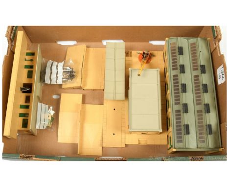 Hornby Dublo 2-rail plastic buildings comprising Goods Depot complete with crane, 2 x Sliding Doors and all windows but drain