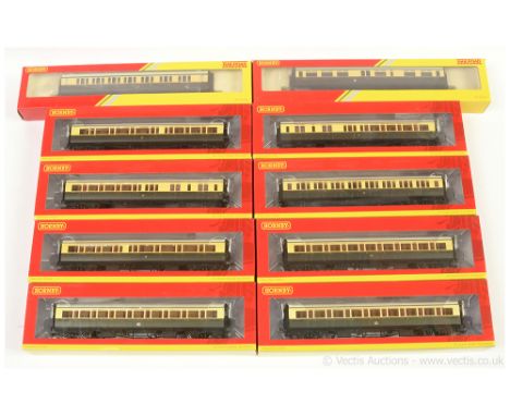 Hornby (China) GWR brown and cream Passenger Coaches comprising 8 x Collett style (2 x R4679A Corridor 3rd, 2 x R4758 Corrido