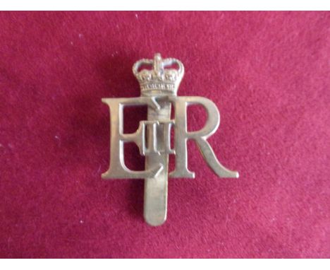 The Norfolk Yeomanry (The King's Own Royal Regiment) EIIR Cap Badge (Gilding-metal), two lugs and slightly larger variant. K&