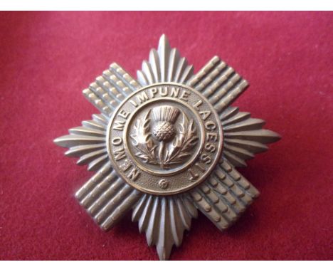 Scots Guards Other Ranks Broderick Cap Badge 1902-1905 (Gilding-metal). K&amp;K 90, two lugs.