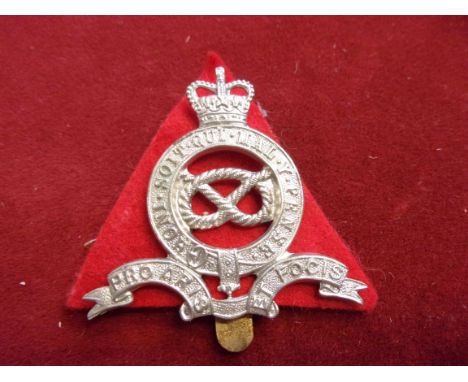 Queen's Own Royal Staffordshire Yeomanry (Hussars) Other Ranks WWII Cap Badge (Silver-plated with red felt backing), slider a