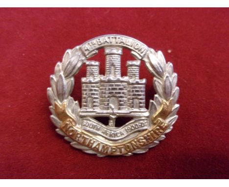 Northamptonshire Regiment 4th Battalion WWI Cap Badge (Bi-metal), two lugs, first type with script. K&amp;K: 1741