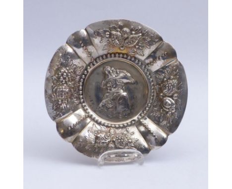Kleine Schauplatte mit Portrait des preußischen Königs Friedrich II. Deutschland, um 1900 Runde Form mit Bildnisbüste im Reli