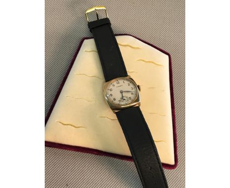 9ct gold "Tavannes" gents 1940's 50's watch with new strap 