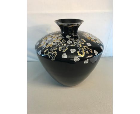 Large Goebel Art Glass vase. Measures 34.5cm in height & 34cm in diameter. 