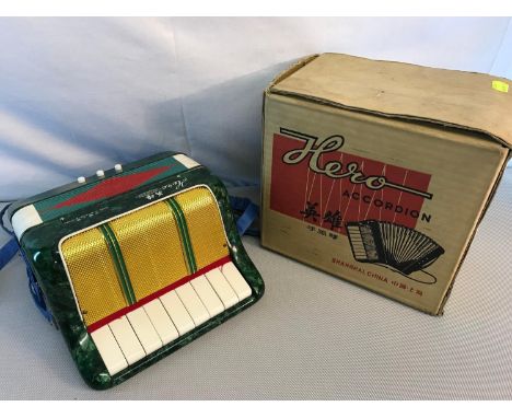 Heco Accordion with original box and instructions 