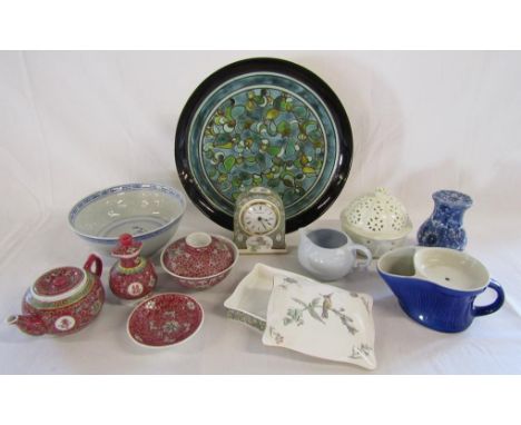 Collection of ceramics - red "Made in China" tea service, blue and white bowl, Poole Ionian plate, Wedgwood Humming Birds tri