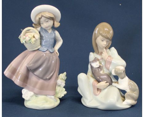 2 Lladro figurines "Cat Nap" No 5640 &amp; "Sweet Scent" No 5221, both boxed
