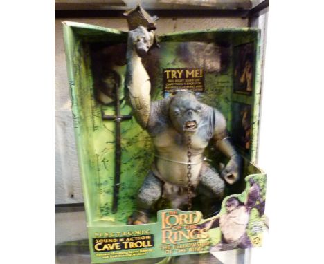 LORD OF THE RINGS FIGURE. Lord Of The Rings Fellowship Of The Ring electronic sound and action Cave Troll 