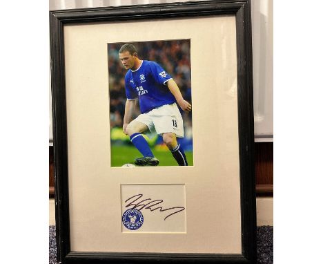 Football Legend Wayne Rooney Personally Signed Everton FC signature card with8x6 Colour photo in black wood effect Frame meas