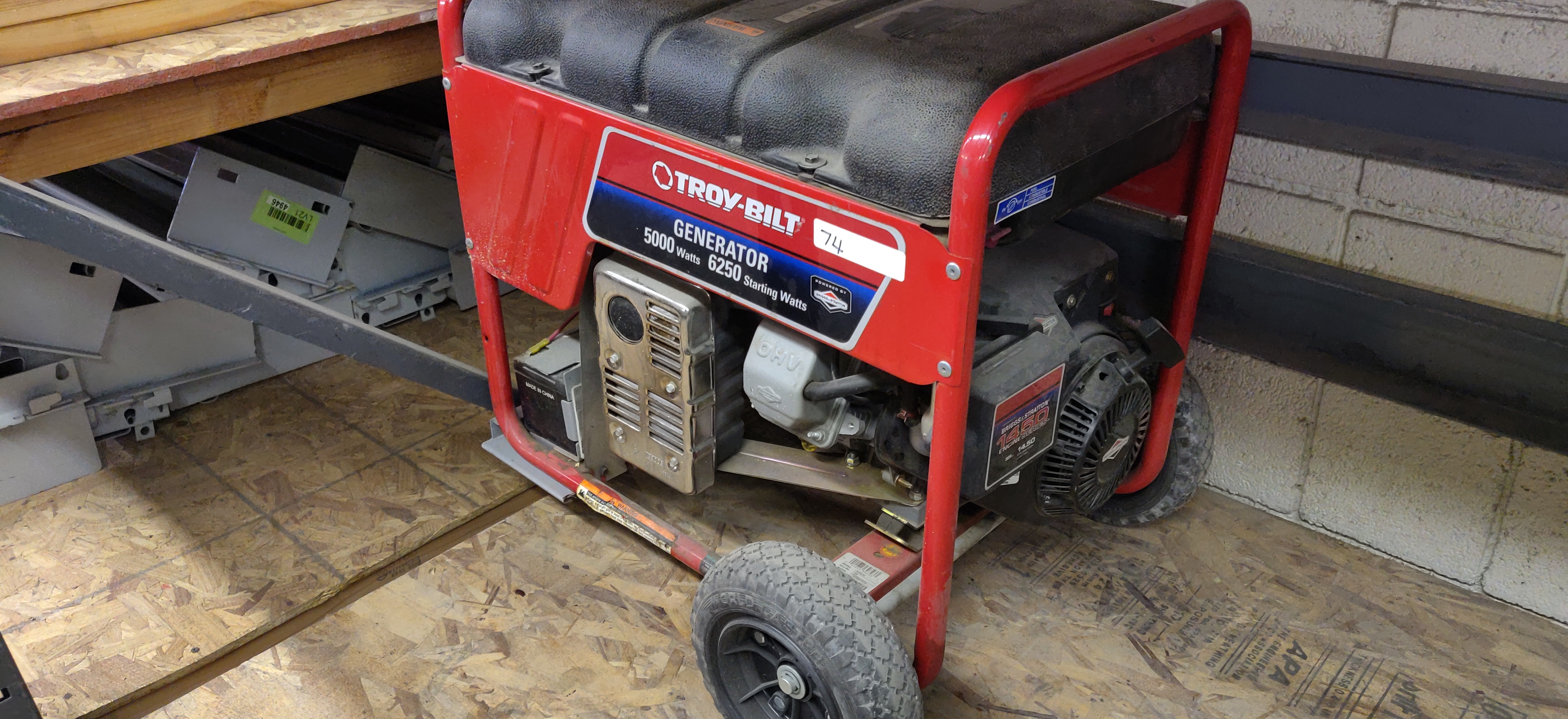 BRIGGS & STRATTON TROY BILT GENERATOR 5000 WATTS / 6250 STARTING WATTS
