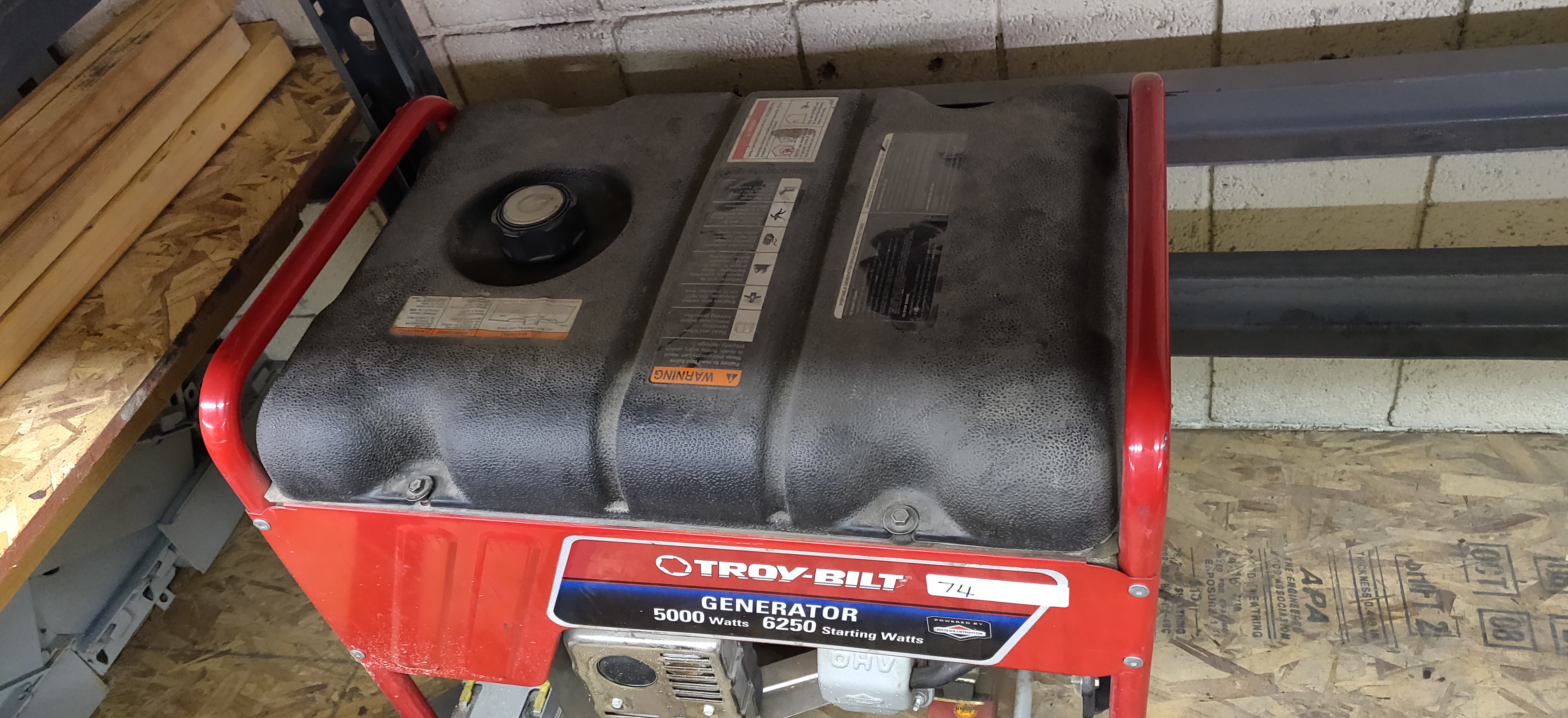 BRIGGS & STRATTON TROY BILT GENERATOR 5000 WATTS / 6250 STARTING WATTS