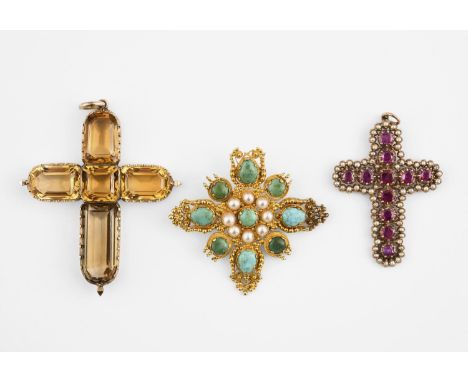 A GEORGIAN TURQUOISE, PEARL AND GOLD CRUCIFORM PENDANT mounted with turquoise cabochons and small pearls in gold mount with c