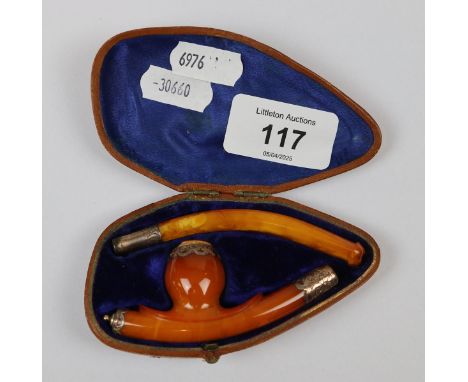 Cased amber pipe - Approx L: 16cm