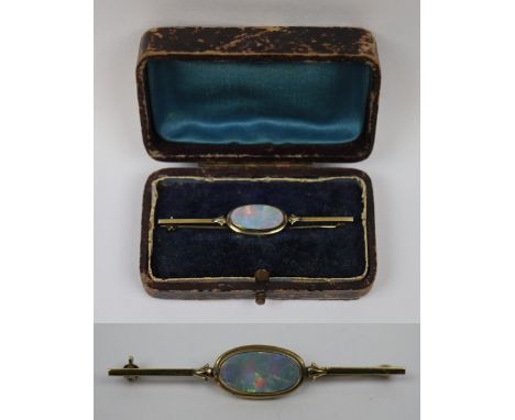 9ct gold opal set brooch 