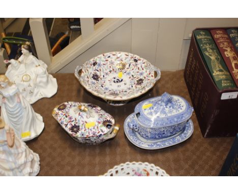 A Copeland Spode floral decorated comport with matching sucrier; and a 19th Century blue and white transfer printed sucrier o