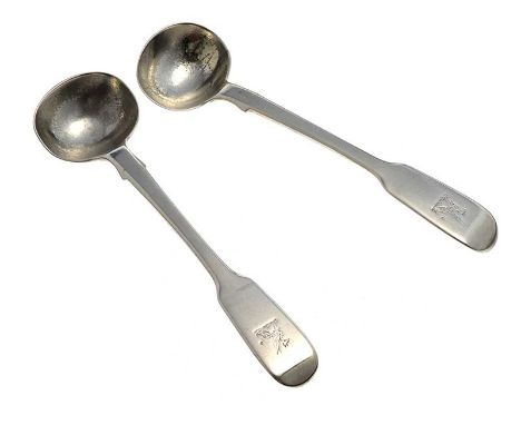 PAIR OF SILVER SALT SPOONS LONDON CIRCA. 1840sMAKER: W.F. LENGTH: 4.5 INCHES GOOD CONDITION