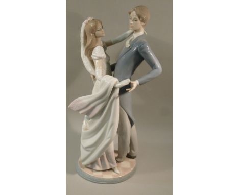 LARGE LLADRO FIGURE 'BRIDE & GROOM' 1528 (H: 37 cm)