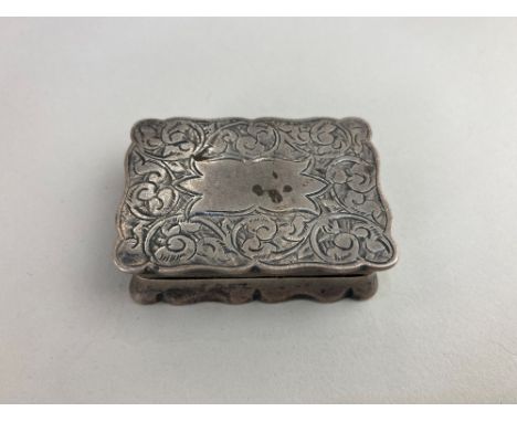 An Edward VII silver snuff box, makers Cornelius Desormeaux Saunders &amp; James Francis Hollings Shepherd, Birmingham 1906, 