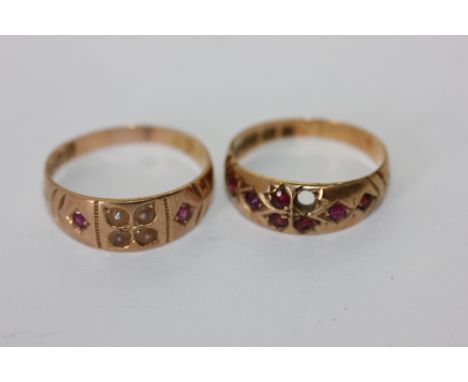 A split pearl and ruby ring in 15ct gold, and a ruby ring in 15ct gold (a/f) 4.4g gross