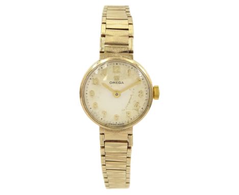 Omega ladies 9ct gold manual wind wristwatch, Ref. 7115509, Cal. 620, London 1965, on integral 9ct gold bracelet, hallmarked,