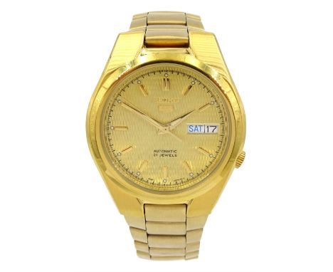 Seiko 5 gentleman's gold-plated stainless steel automatic bracelet wristwatch, Ref. 7S26-02F0, boxed with certificate dated 2