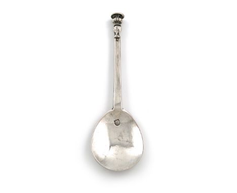 A Charles II silver Seal-top spoon, by Robert King, London 1671, fig-shaped bowl, faceted thick tapering stem, the finial scr