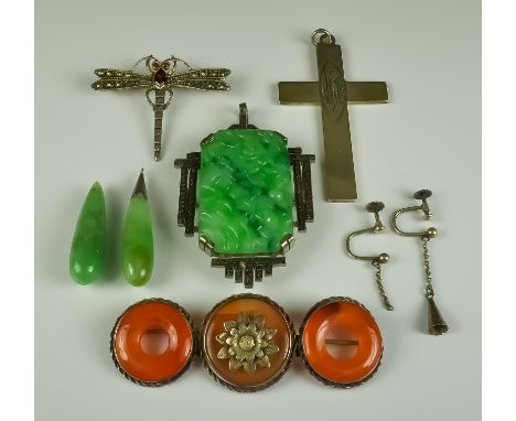 A Mixed Lot of Silver Gem Set Jewellery, comprising - a carved jade pendant at will, 36mm x 80mm, a carved agate three-circle