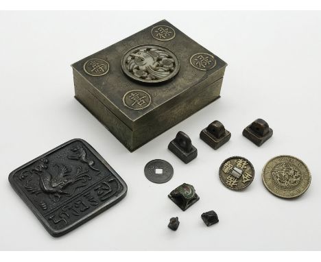 CHINESE SEALS AND COINS IN A BRASS AND JADE BOX