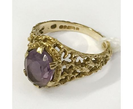 9 CARAT GOLD RING AND TWO EARRINGS WITH AMETHYST AND PEARLS