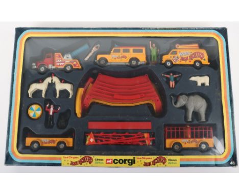 Corgi Toys Jean Richards Circus gift set 48, Land Rover, Booking office, Berlet Human canon, mobile cage trailer, open traile